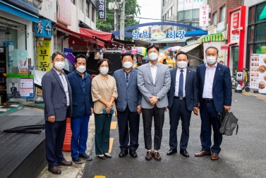 도시교통위원회 현장방문-거리가게 허가제 시범사업구간(남부시장 인근)