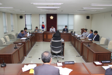 공공청사 내 사회 직능단체 입주 실태조사 특별위원회 회의